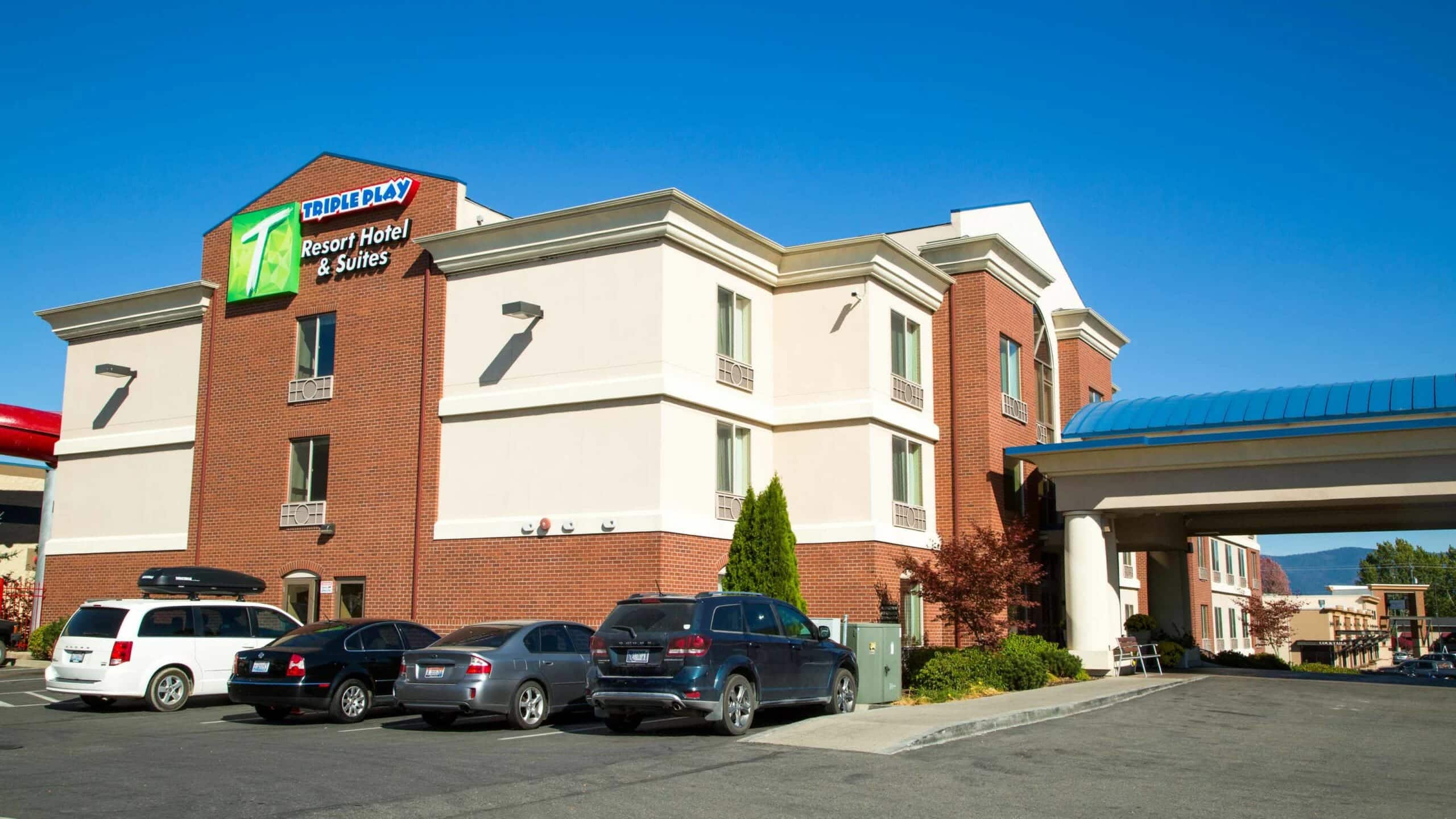 Theme Parks - Holiday Inn & Suites